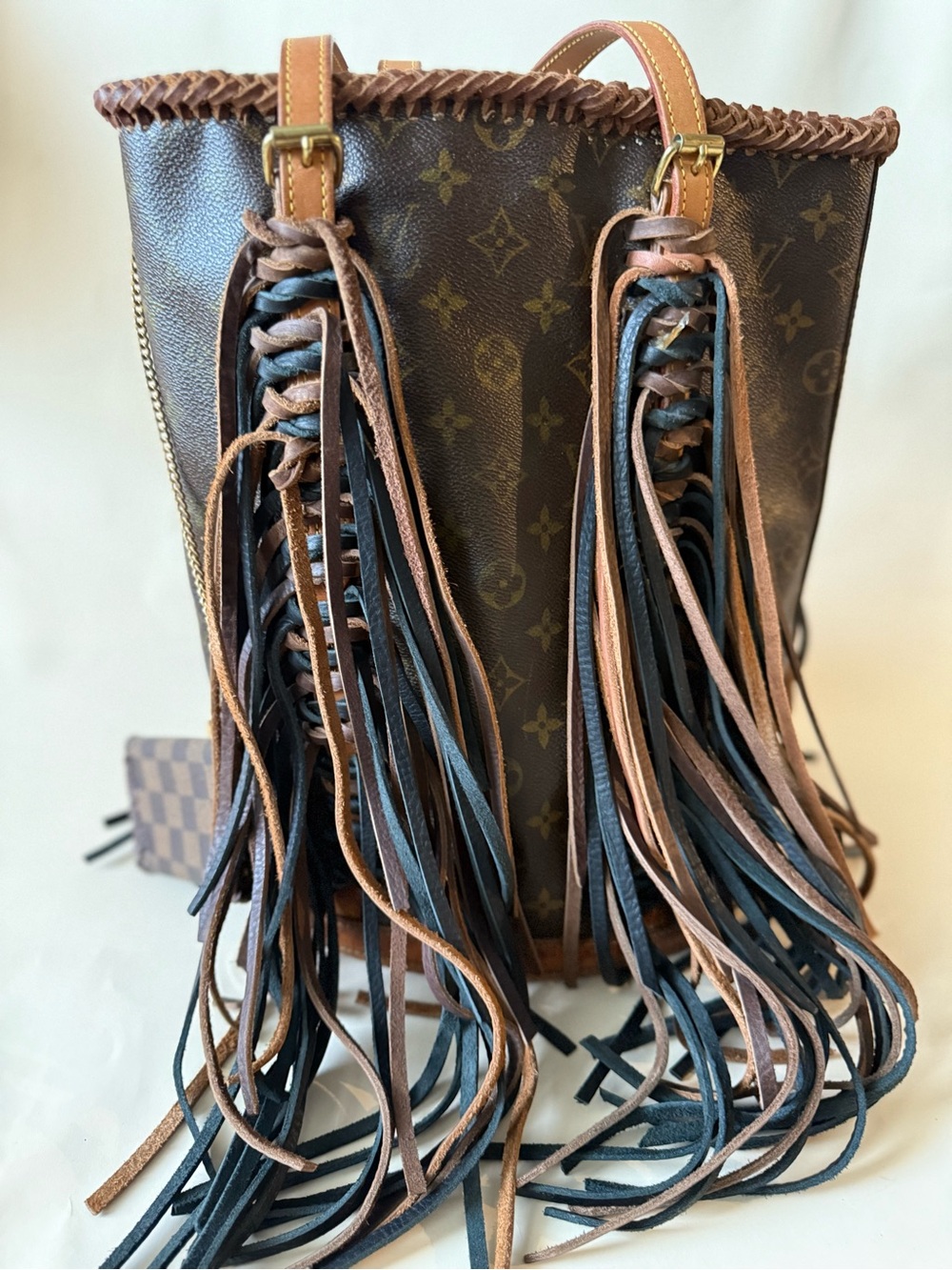 Vintage Boho LV Fringed Leather Bucket Bag - Picture 7 of 7
